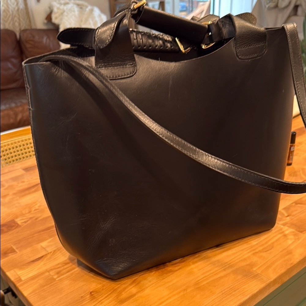 Zara Black Leather Tote Bag with Structured Design - Picture 6 of 6